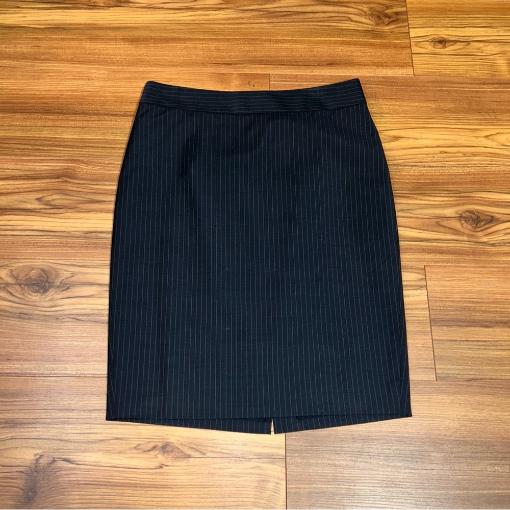 Ann Taylor Size 8 Navy Pinstripe Pencil Skirt Knee Length Work Office - Picture 10 of 13